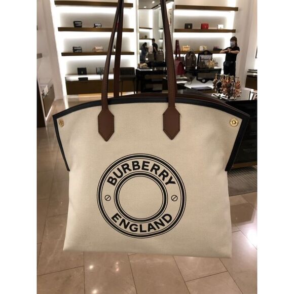 BURBERRY Handbags - Burberry Women Pre-Loved Bag Very Good Condition